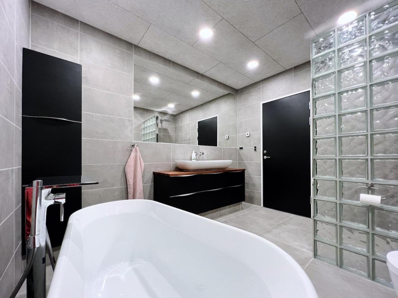 Stunning Ocean View Penthouse Apartment Oravik Extérieur photo